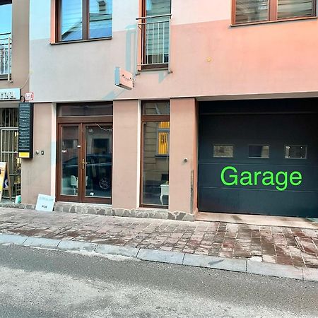 Apartment On The Main Street With Parking Old Town Kosice Exterior photo